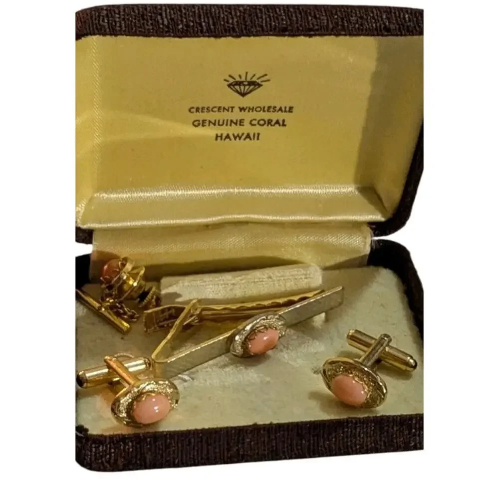 Cuff links & Tie Tack Bar Natural Pink Coral 4 PC set Gift Box Gold Tone Hawaii